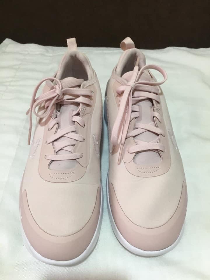 womens nike light pink shoes