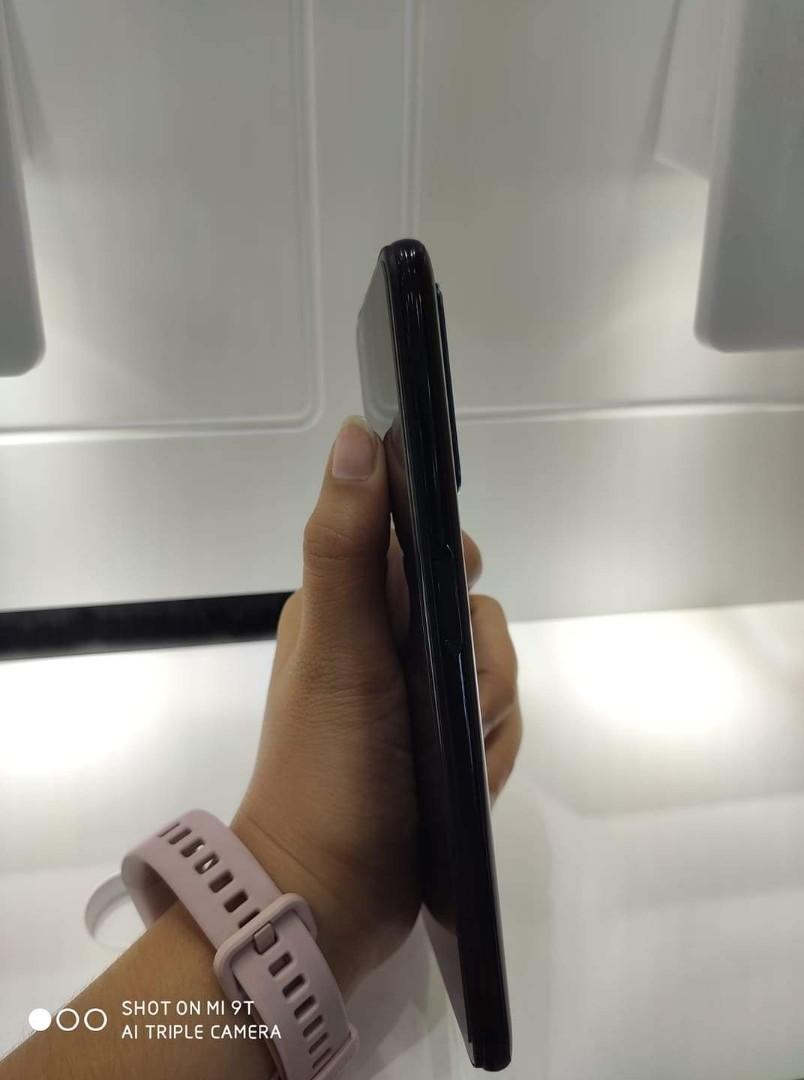 Realme 6pro 8/128 (Category: Android Others) located in Cavite. Submitted by mitchey20 (Listing ID 1042983421, Image 3). Description: no dent makinis pa complete package charger,headset,case need lamg po nang cash.
