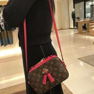 Authentic LOUIS VUITTON Monogram Saintonge M43555 Shoulder bag  #260-003-615