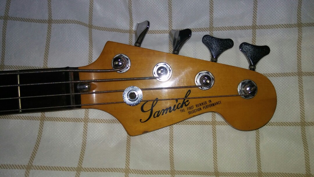SAMICK Precision Bass Guitar, Hobbies & Toys, Music & Media, CDs
