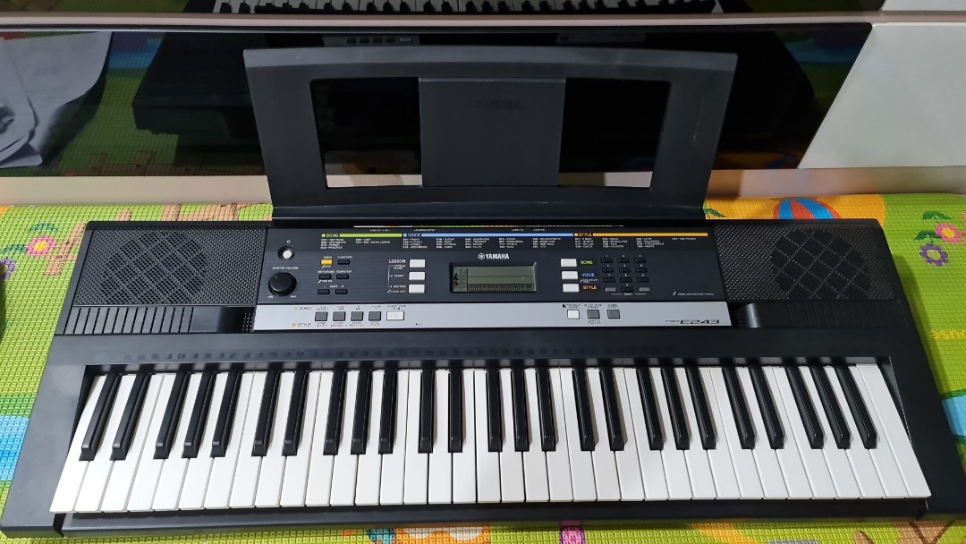 Yamaha PSR E243 Keyboard, Music & Media, Music Instruments on Carousell