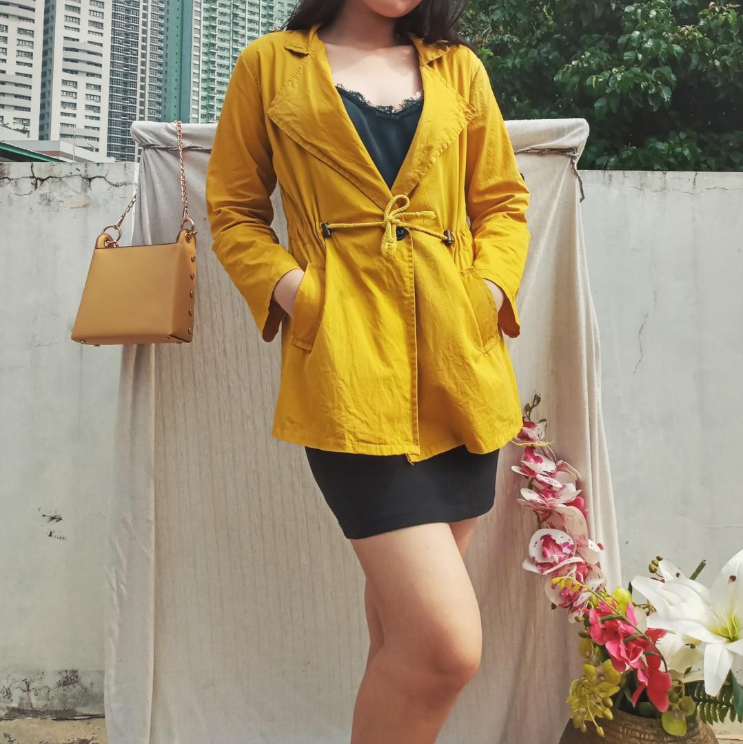 Yellow mustard adjustable coat/top/jacket (Category: Coats, Jackets and Outerwear) located in Quezon City. Submitted by gracebeejo (Listing ID 1043073758, Image 2). Description: fits xs-l no issues condition 10/10 model's size: small height: 5'7.