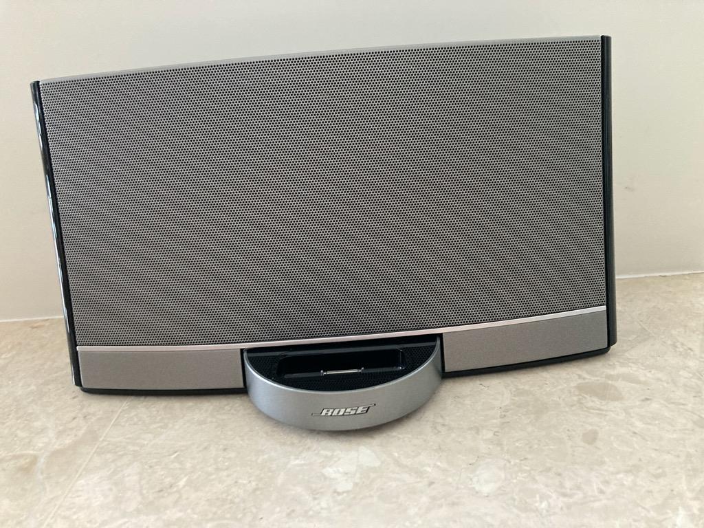 Bose SoundDock portable digital music system for iPhone 4 Audio