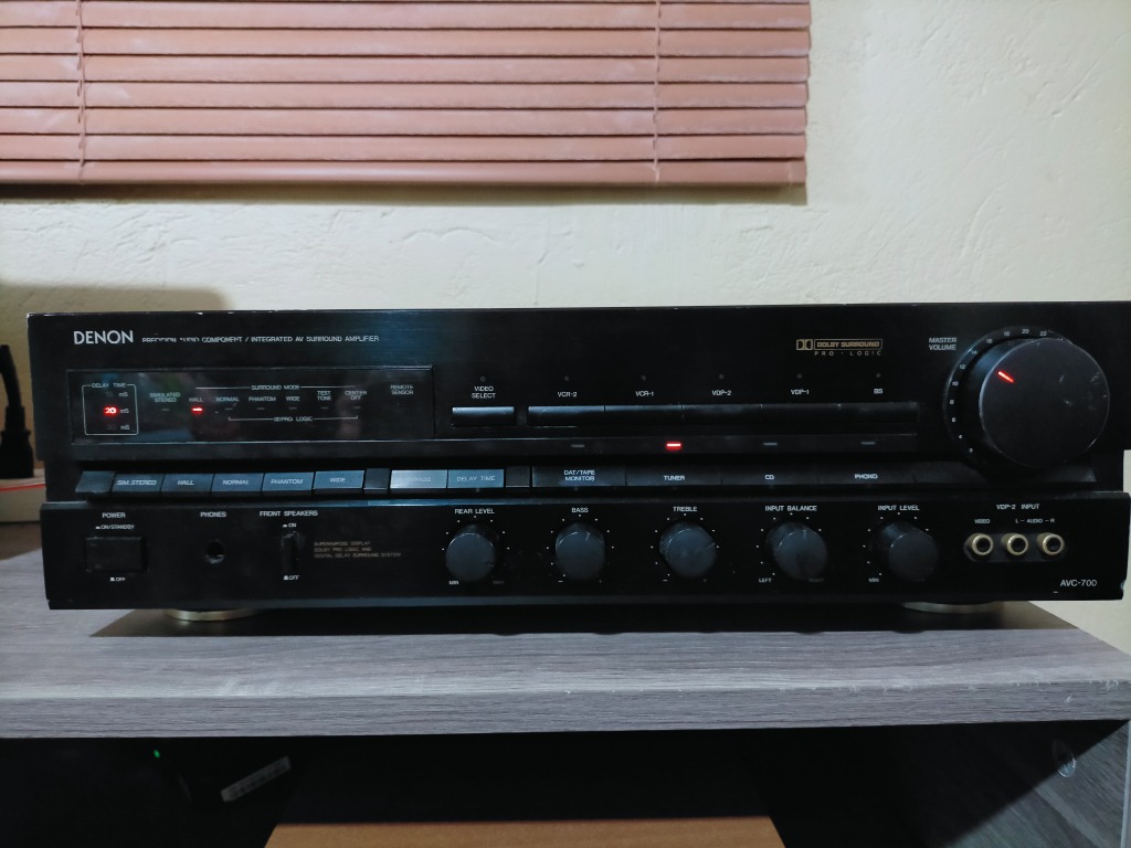 販売実績No.1 DENON製 ＡVC－700 プリメインアンプです 定価63800円