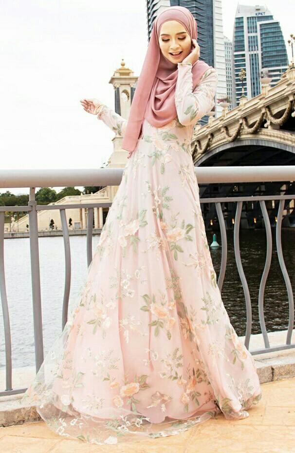 Dress Princess cut. Size M Women s Fashion Muslimah Fashion