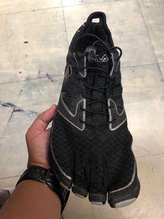 caterpillar shoes sm megamall