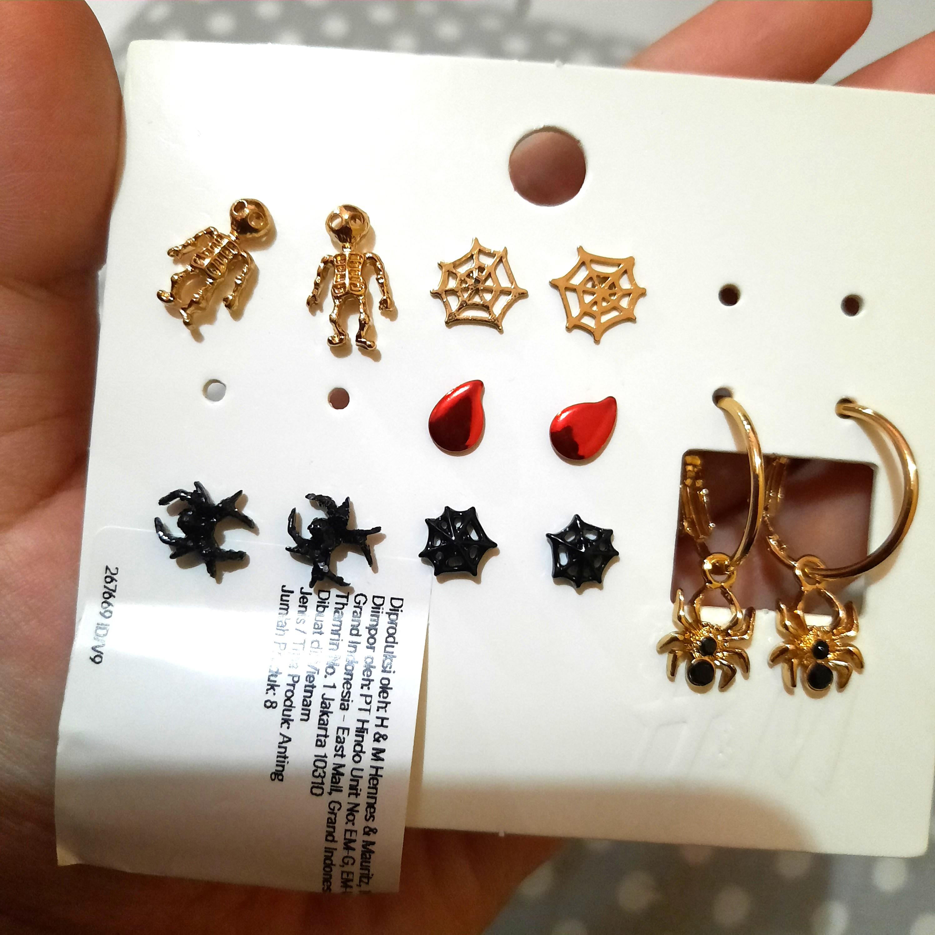 H&m sales halloween earrings