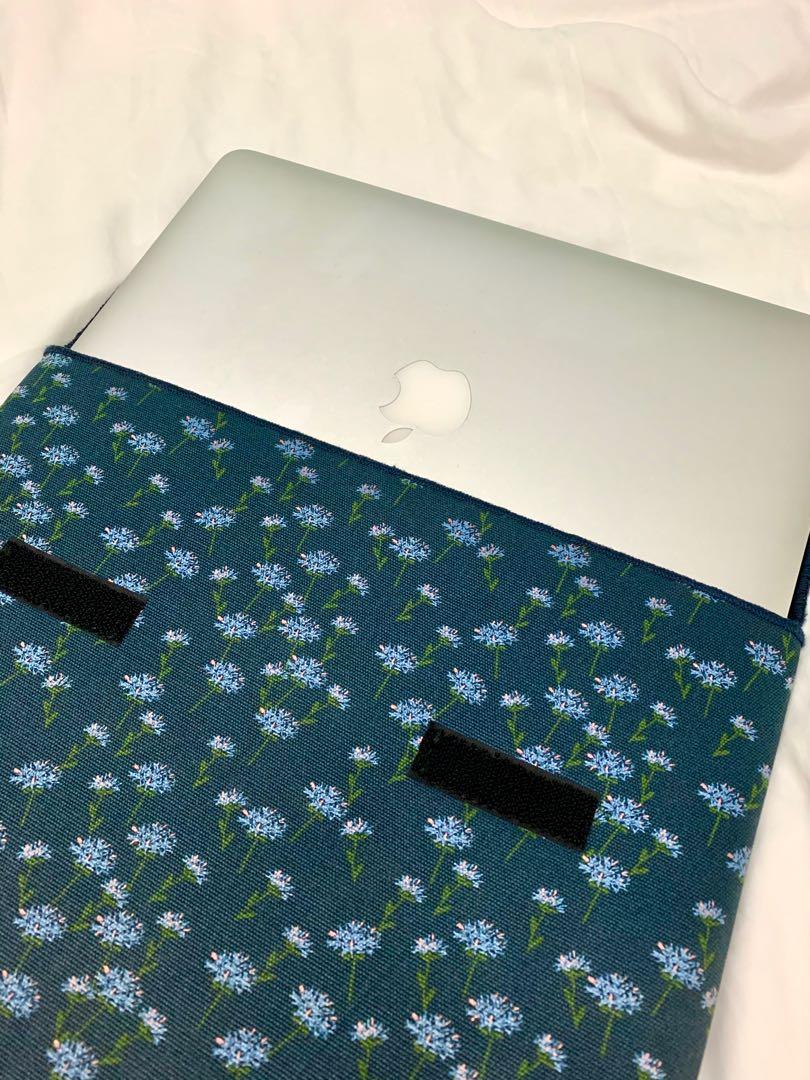 Jack Wills Laptop Sleeve Navy Floral