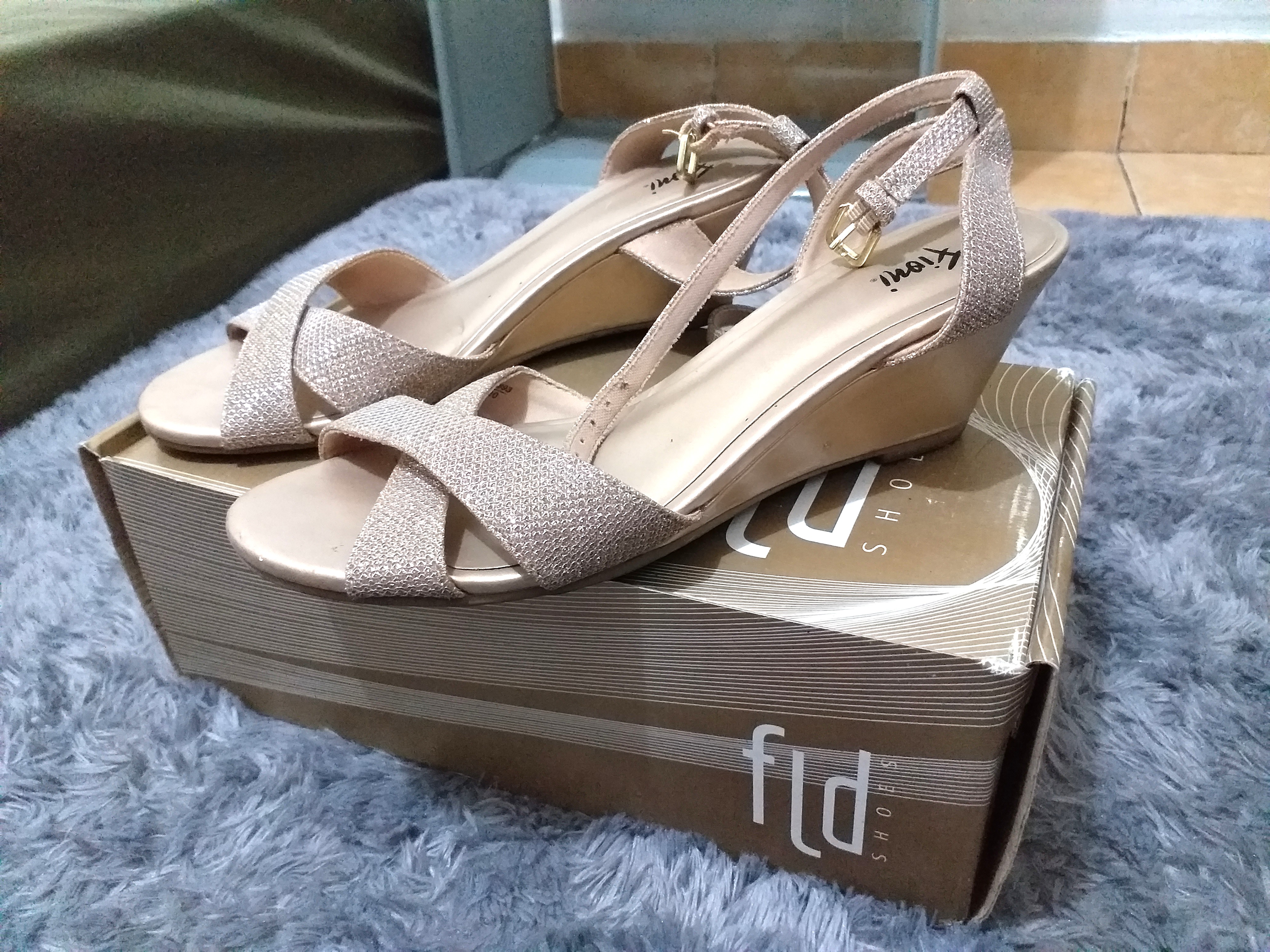 LemariRapi Fioni Wedges, Fesyen Wanita 