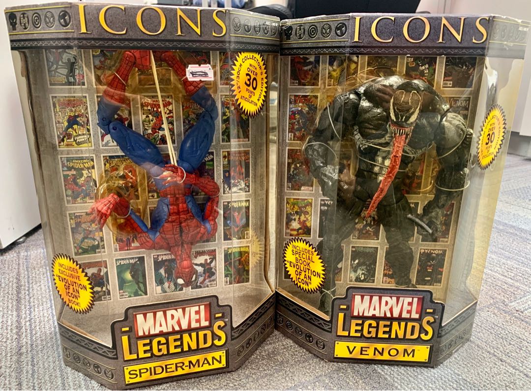 Marvel Legends ICONS 12 inch Spider Man and Venom. MISB. Hobbies