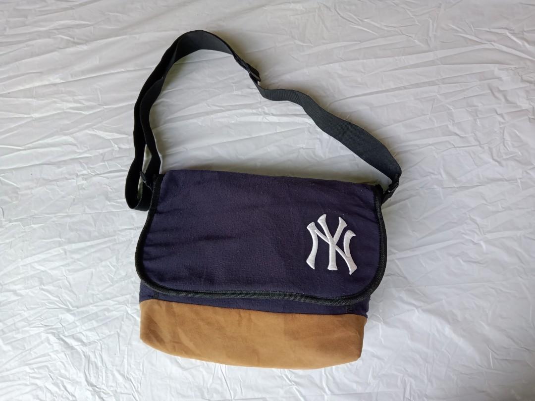 New york on sale yankees sling bag