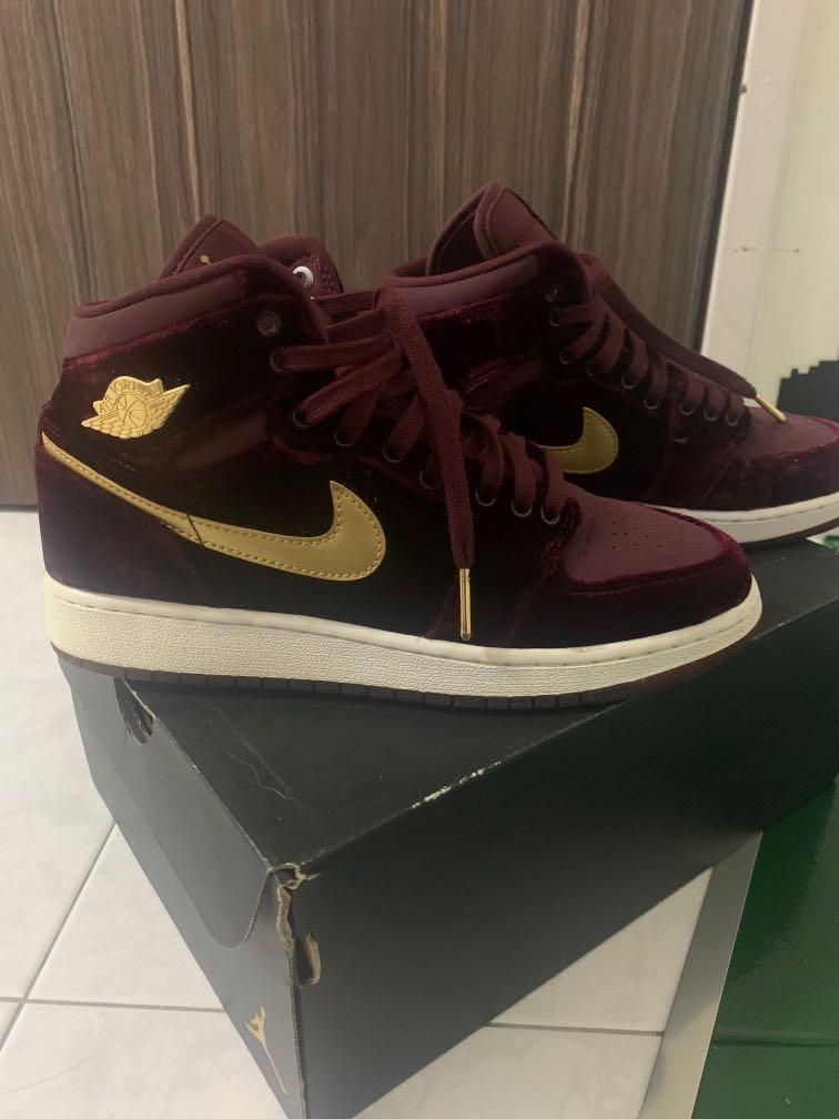 maroon jordan sneakers
