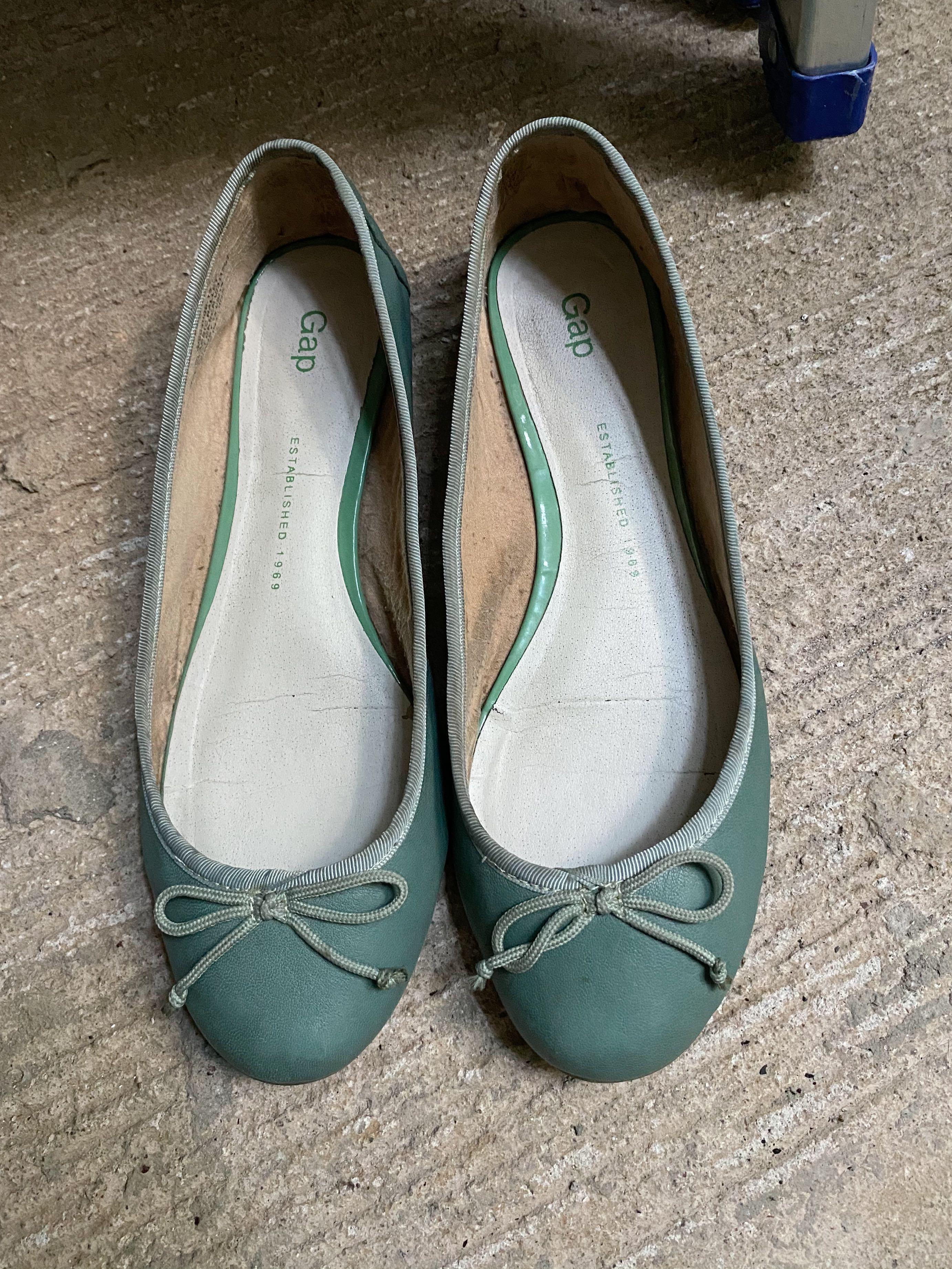 gap foldable ballet flats