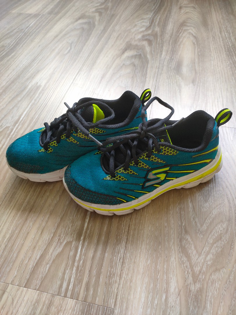 skechers football shoes