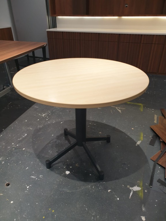 Small round meeting table 3-4 person sitting one., Furniture & Home