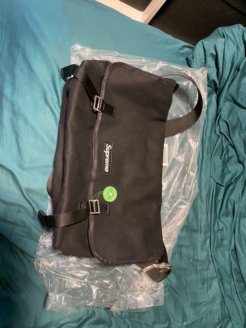 Supreme de 2025 martini messenger bag