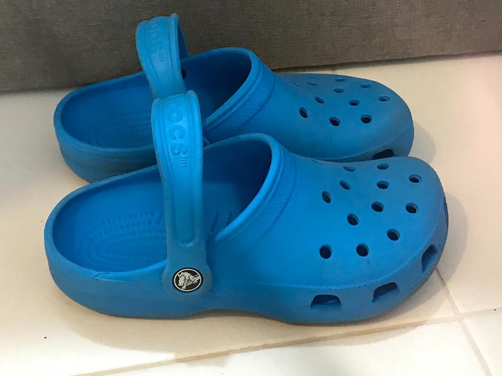 crocs size 3 5
