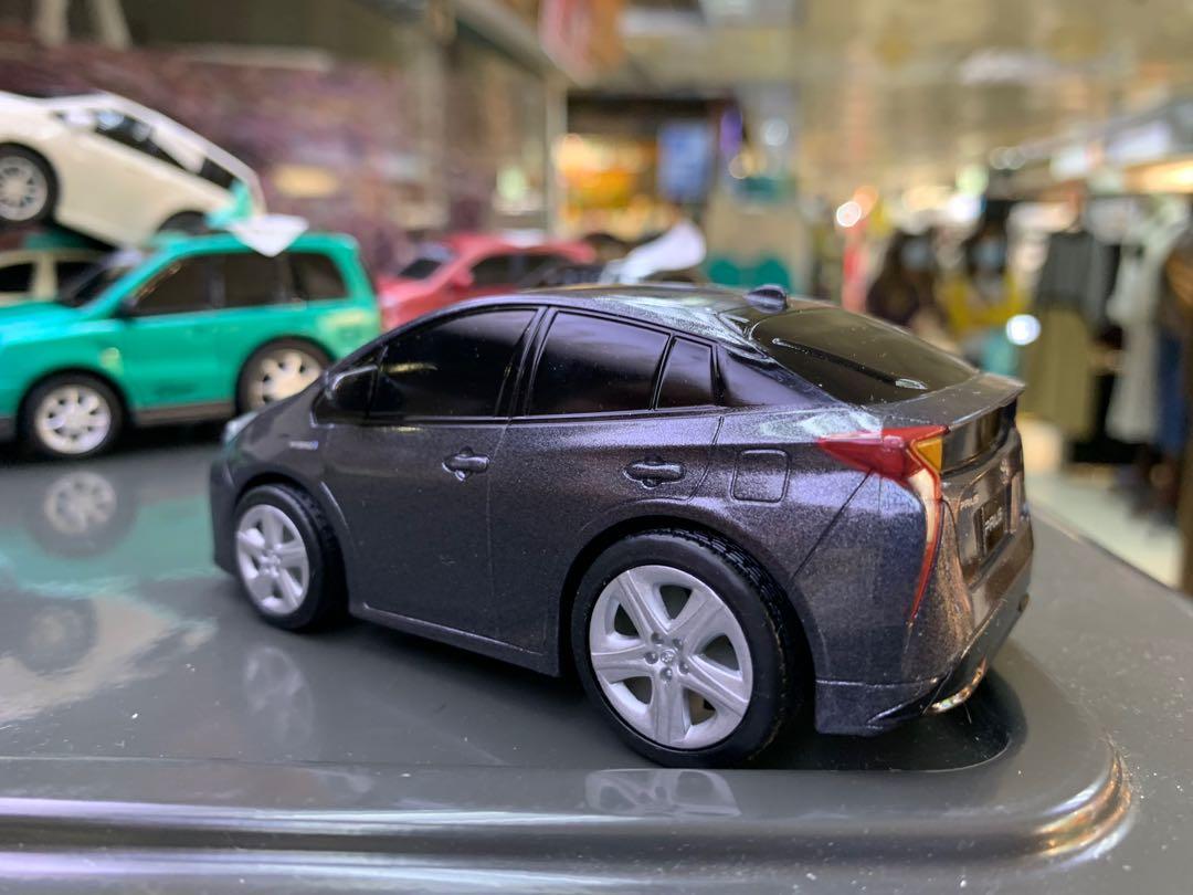 1 30 Toyota Prius Phv 豐田原廠回力車灰 玩具 遊戲類 玩具 Carousell