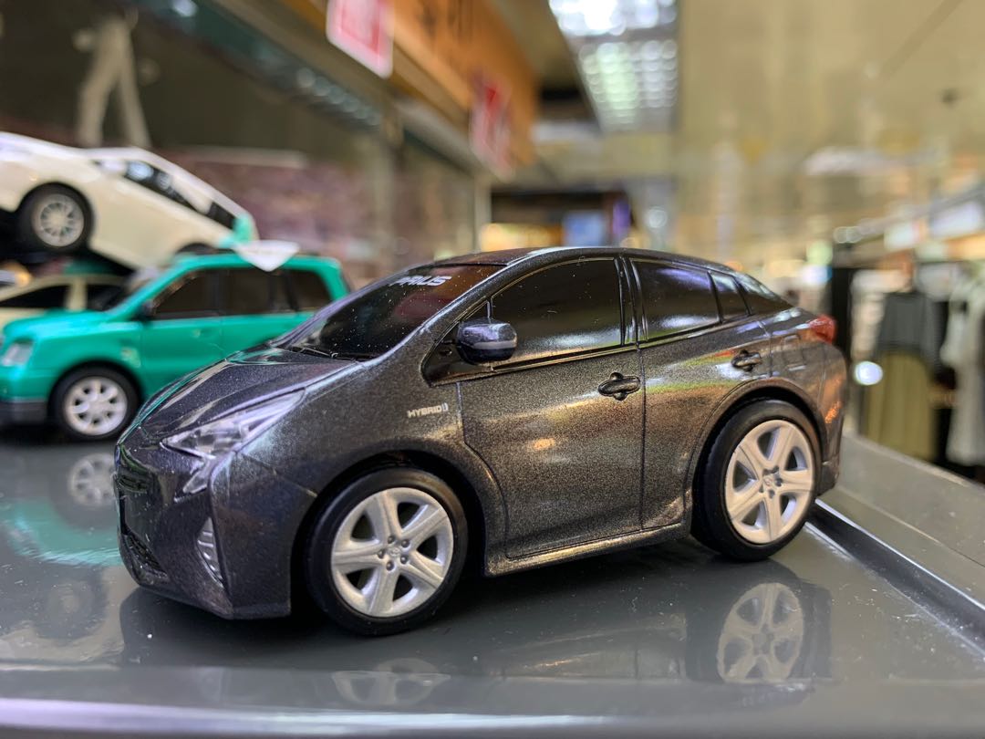 1 30 Toyota Prius Phv 豐田原廠回力車灰 玩具 遊戲類 玩具 Carousell