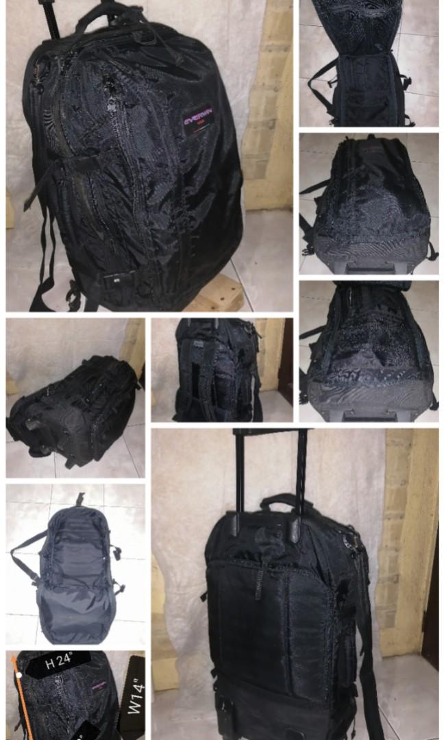 60L Trolley sling bag and backpack (Category: Backpacks) located in Cebu City. Submitted by piyok69 (Listing ID 1043249662, Image 1). Description: P 1,500.00 60L All purpose bag(trolley, sling, backpack) Dimension:L24"x14"x12"(60Liters).
