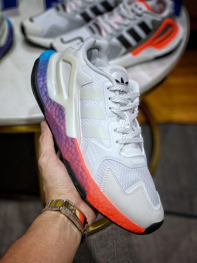 Adidas day on sale jogger on feet