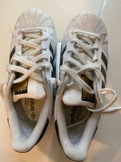 (Category: ) located in . Submitted by declutteringboutique (Listing ID 1043286285, Image 1). Description: .