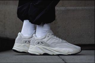 yeezy 300 analog