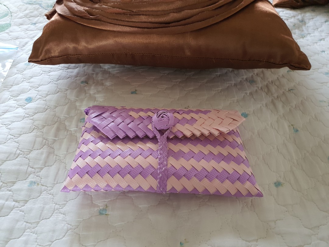 Beg Anyaman Sarawak, Women's Fashion, Bags & Wallets, Purses & Pouches ...