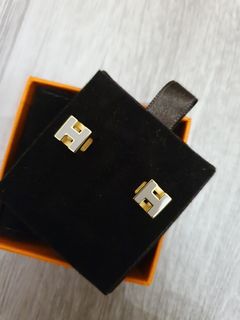(Category: ) located in . Submitted by strictlyselling (Listing ID 1043336757, Image 1). Description: .