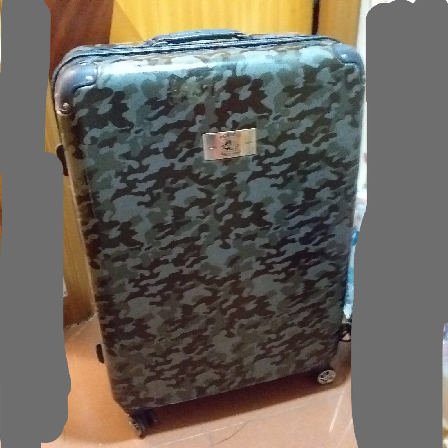 Fiorucci luggage Clearance