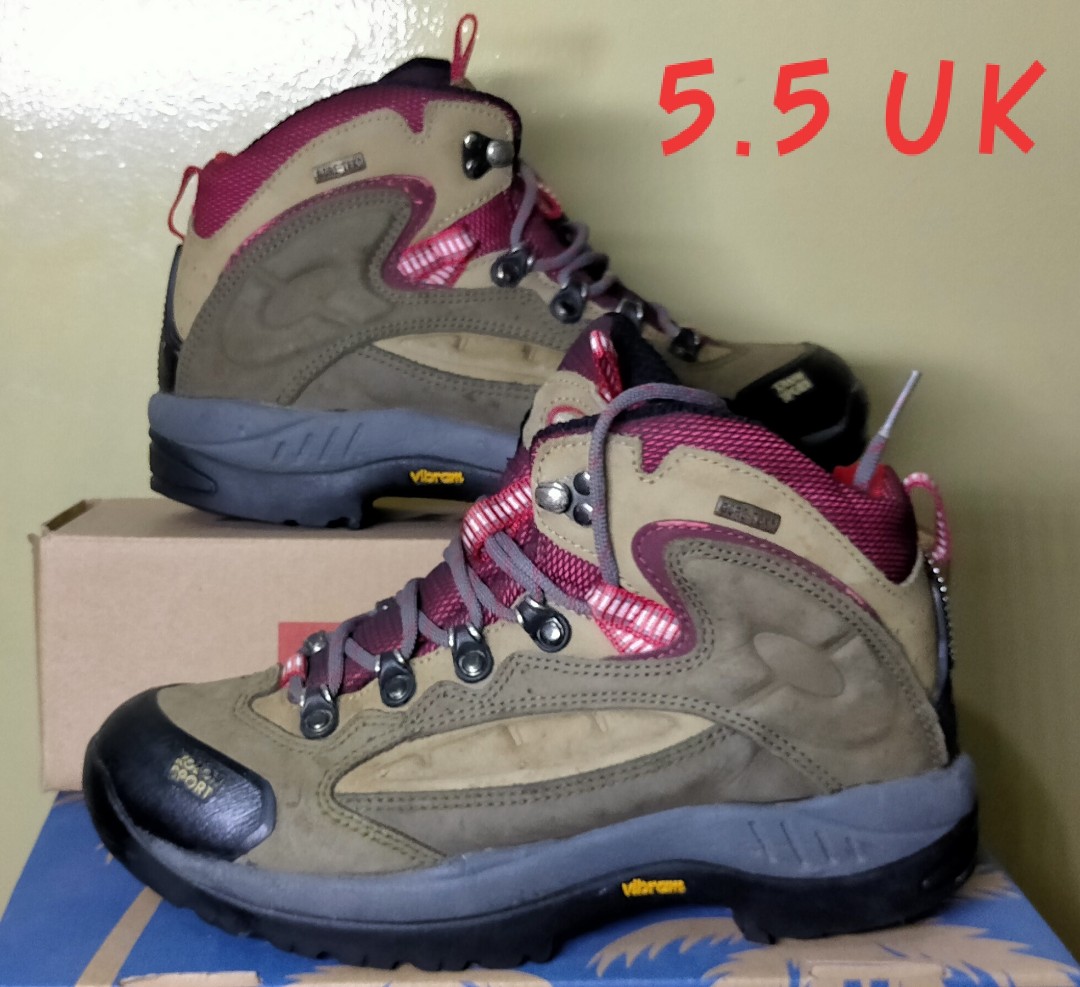 Hiking Shoes 5 5uk Men S Fashion Footwear Sneakers On Carousell