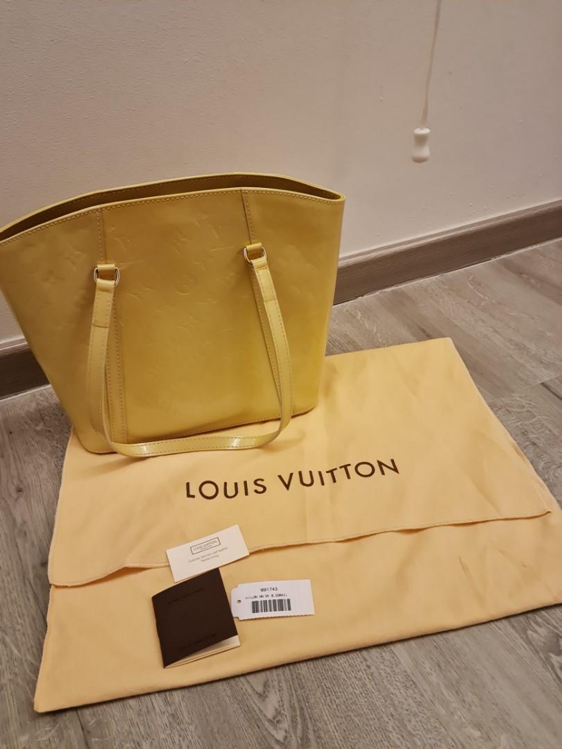 Louis Vuitton - Avalon MM Monogram Vernis Leather Blanc Corail