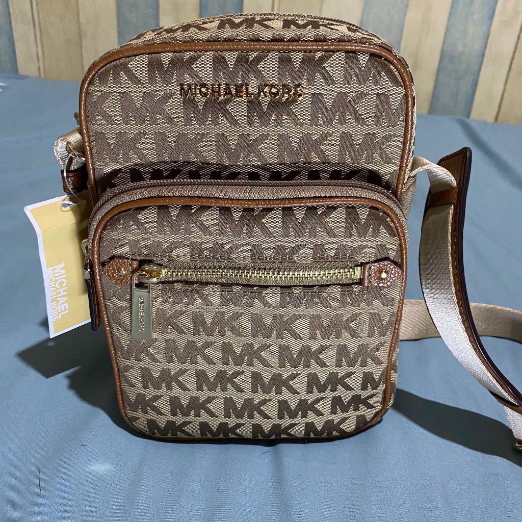 Michael Kors MK Bedford Zip Canvas Flight Bag, Luxury, Bags & Wallets on  Carousell