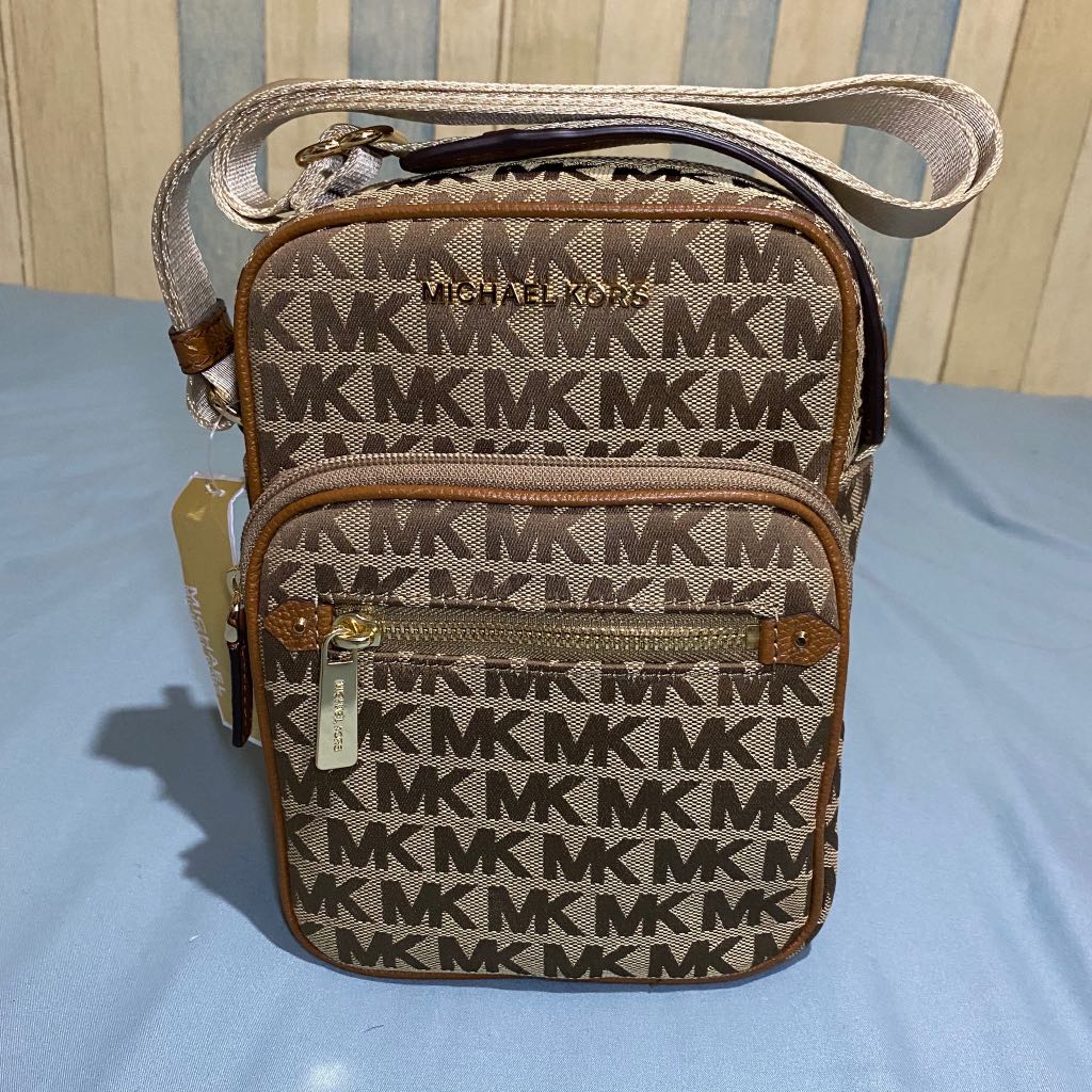 Michael Kors MK Bedford Zip Canvas Flight Bag, Luxury, Bags & Wallets on  Carousell