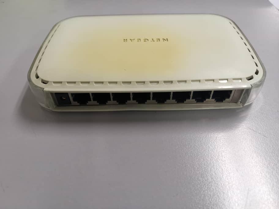 NETGEAR SWITCH FS608 v3 A 8 PORTE 10/100 MBPS CON ALIMENTATORE - R., SWITCH - Distribuzione materiali per telecomunicazioni