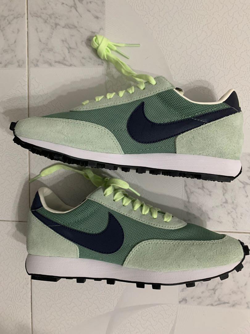 Nike Daybreak Silver Pine Hyper Violet Pistachio
