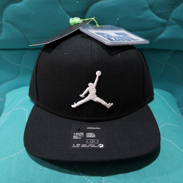 black jordan hats