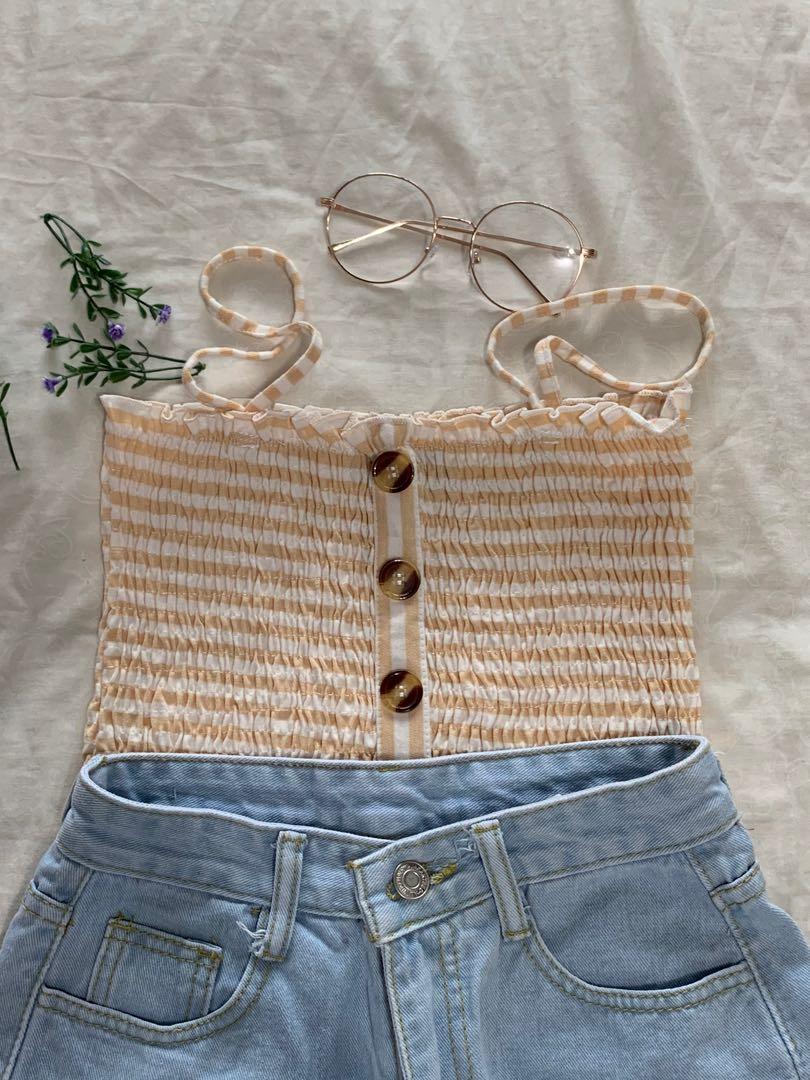 [Basic] Ribbed Top (Category: Sleeveless) located in Singapore. Submitted by toooodo (Listing ID 1043378681, Image 3). Description: [Basic]: Enjoy 10% off with purchase of any 2 items and above. 1 for $7, get both at $11.8 Measurements 💫 Fits uk4-8 best For extra measurements, feel free to PM me • Mailing (+$1.80) • Meetup only at my convenience usually in west area ! .