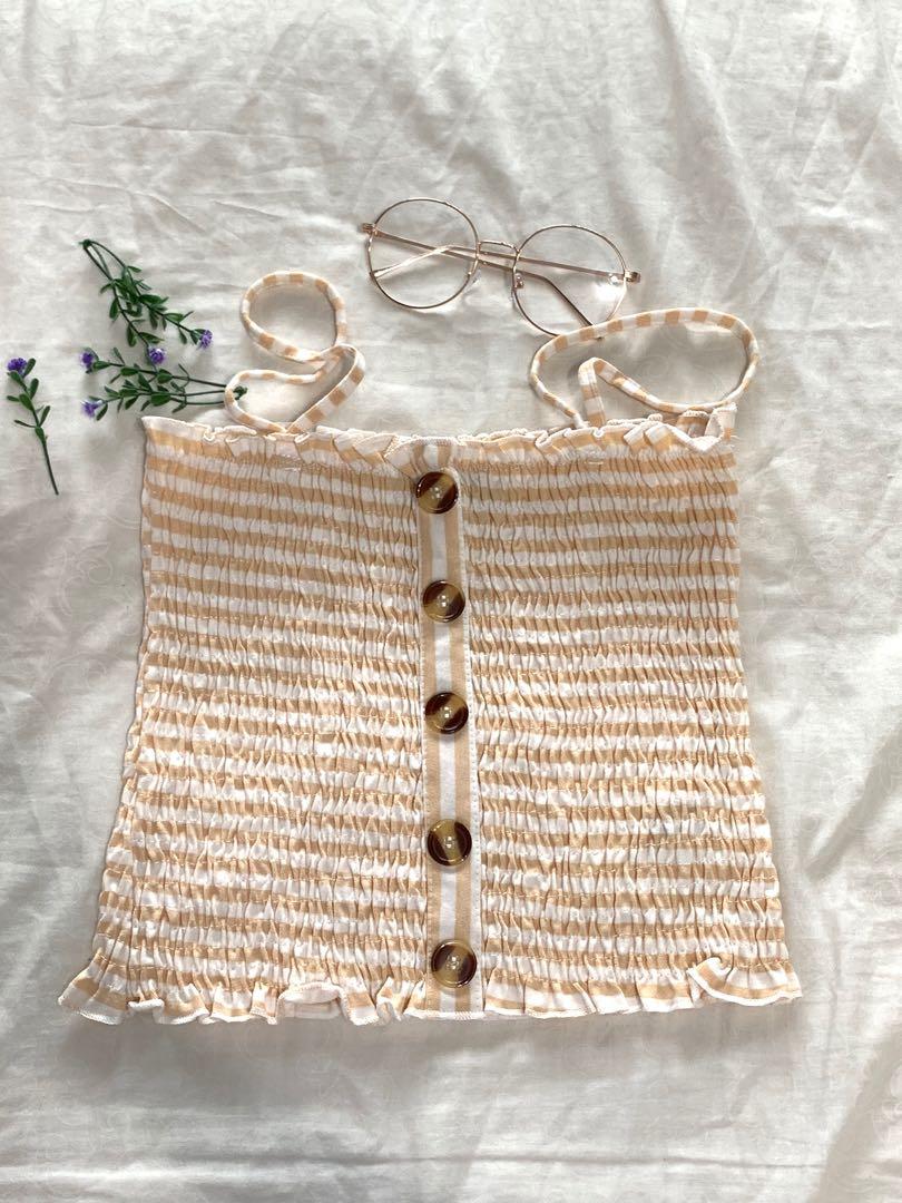 [Basic] Ribbed Top (Category: Sleeveless) located in Singapore. Submitted by toooodo (Listing ID 1043378681, Image 2). Description: [Basic]: Enjoy 10% off with purchase of any 2 items and above. 1 for $7, get both at $11.8 Measurements 💫 Fits uk4-8 best For extra measurements, feel free to PM me • Mailing (+$1.80) • Meetup only at my convenience usually in west area ! .