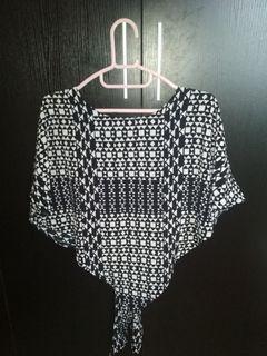 Satin Top Hitam Putih