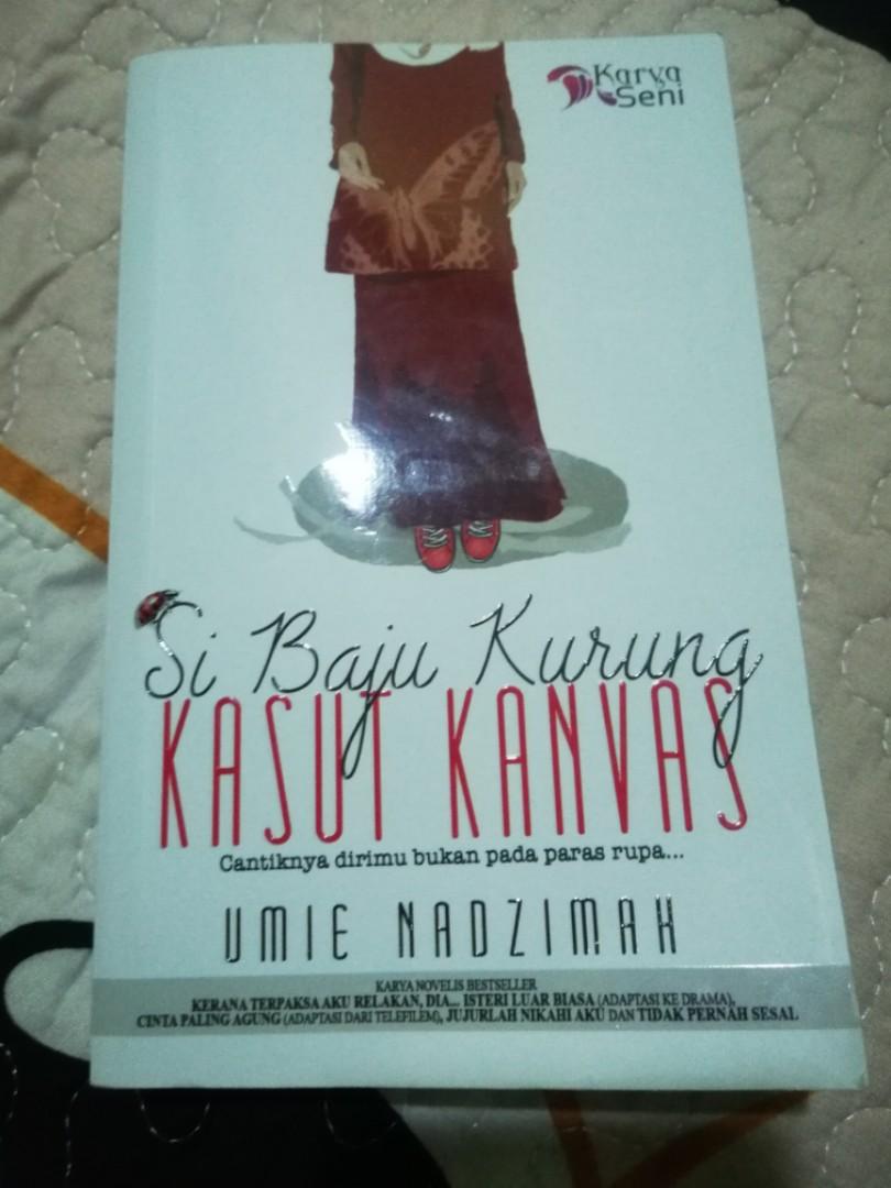 si baju kurung kasut kanvas