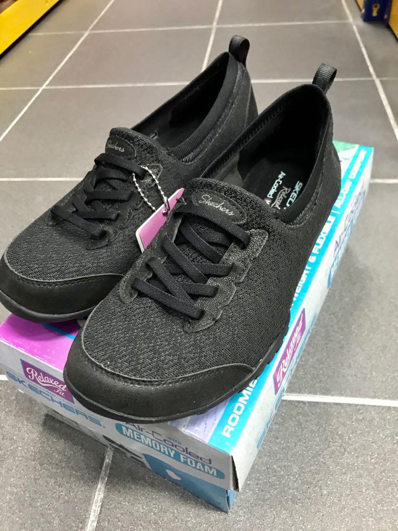 Skechers women comfort shoe black 