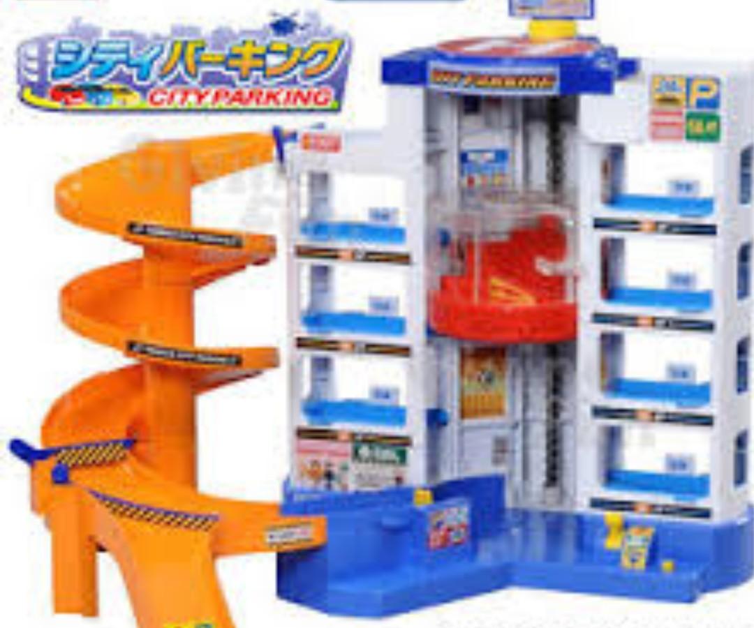 tomica car park