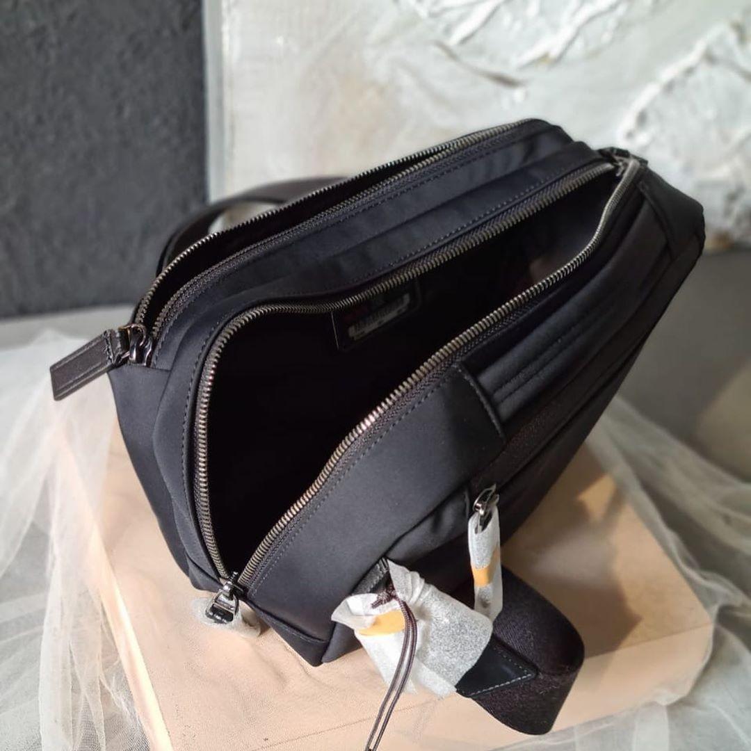 TUMI harrison daniel utility pouch belt bag crossbody size 28.5