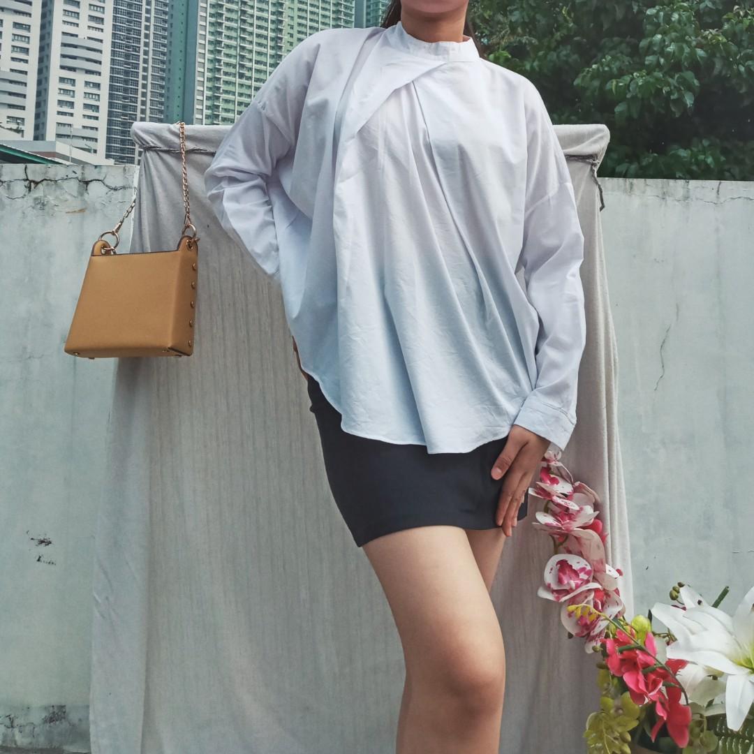 White Longsleeve highneck top (Category: Longsleeves) located in Quezon City. Submitted by gracebeejo (Listing ID 1043376950, Image 1). Description: fits s-l no issues condition 10/10 model's size: small height: 5'7.