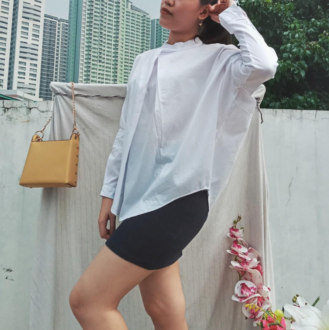 White Longsleeve highneck top (Category: Longsleeves) located in Quezon City. Submitted by gracebeejo (Listing ID 1043376950, Image 2). Description: fits s-l no issues condition 10/10 model's size: small height: 5'7.