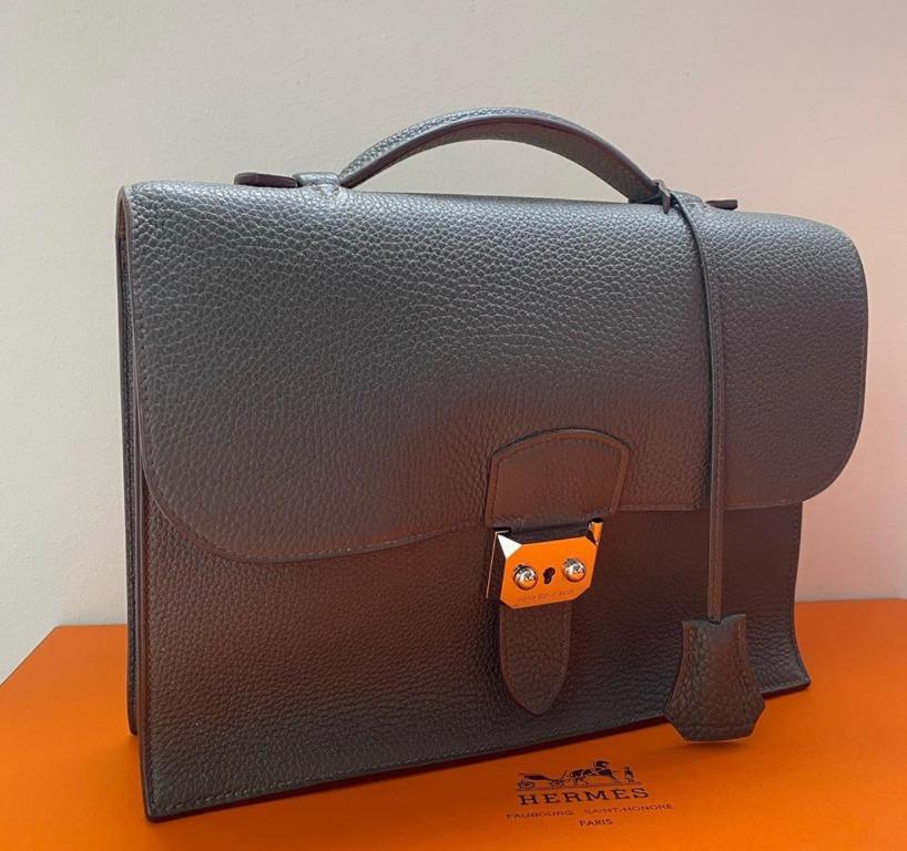 Authentic Hermes Sac a depeches 27