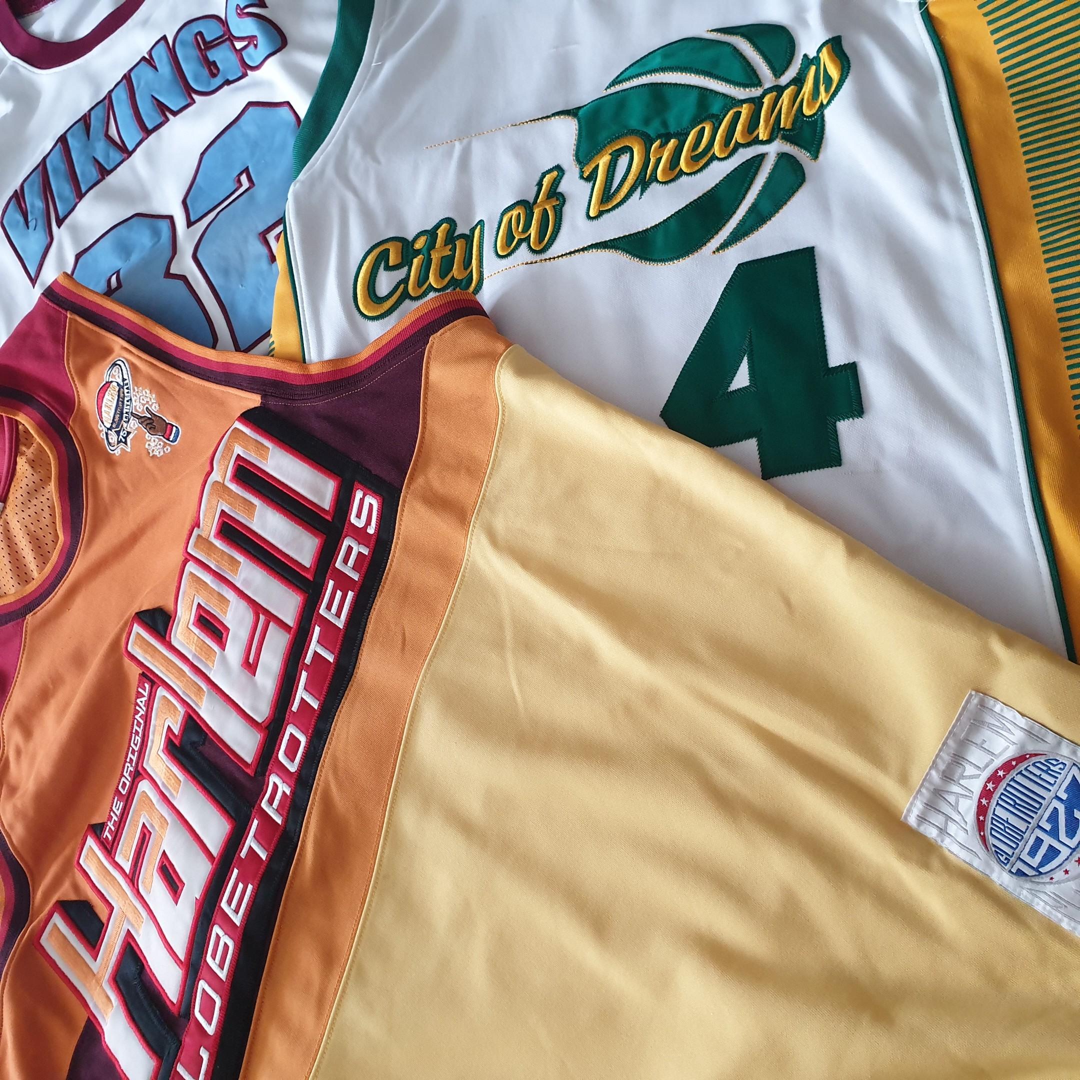 Basketball Jerseys (Category: Tshirts & Polo Shirts) located in Singapore. Submitted by h3lm1 (Listing ID 1043576216, Image 1). Description: Basketball Team Jerseys ALL AUTHENTIC ALL EMBROIDERED $220 for ALL 5 JERSEYS Individually selling at prices below:- HARLEM GLOBETROTTERS - $60 VOKAL - $60 VIKINGS - $30 NIKE CLEVELAND CAVALIERS - $40 NIKE LA LAKERS - $60.