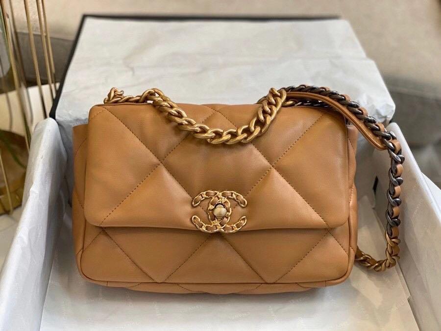 chanel 19 medium flap bag