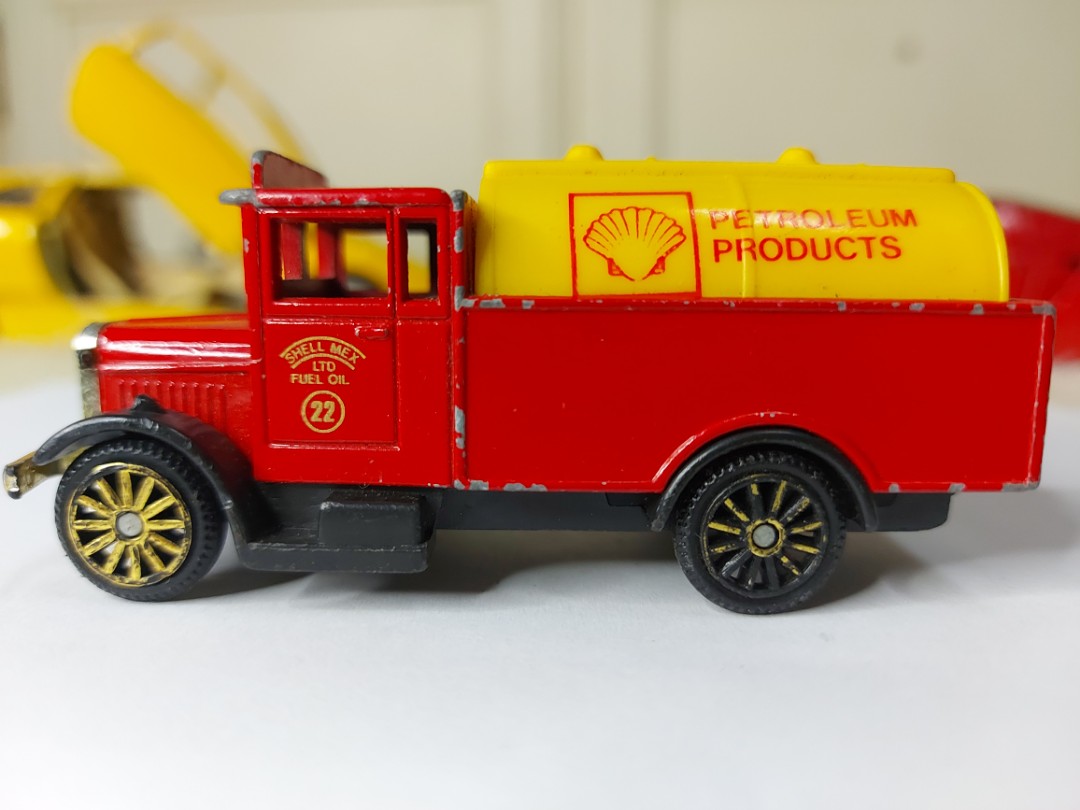 corgi morris truck